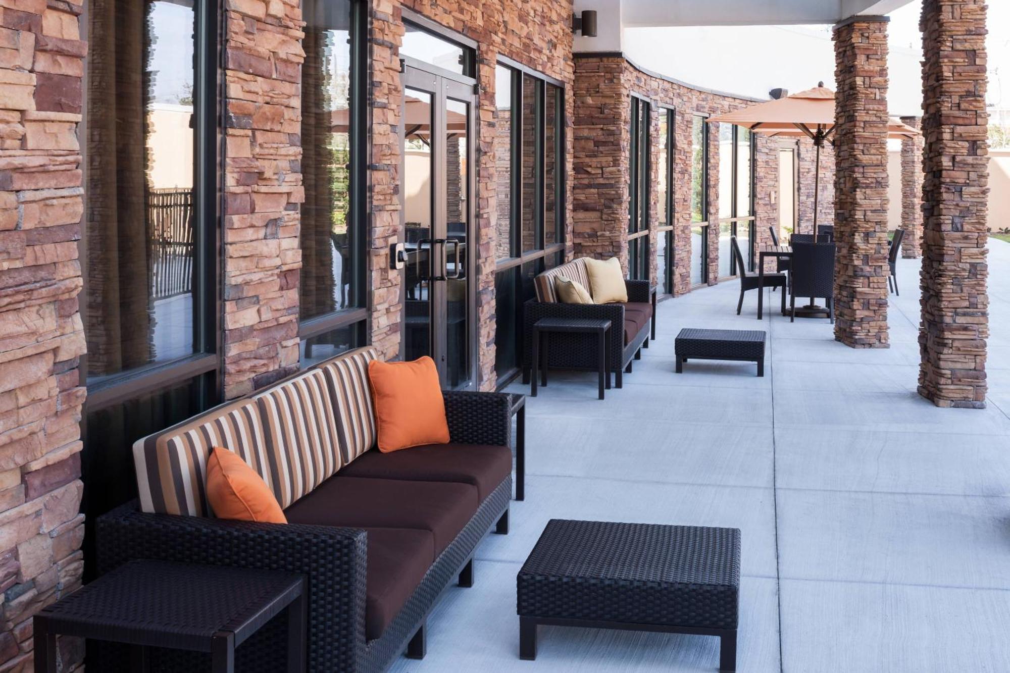 Hotel Courtyard By Marriott Houston North/Shenandoah à The Woodlands Extérieur photo