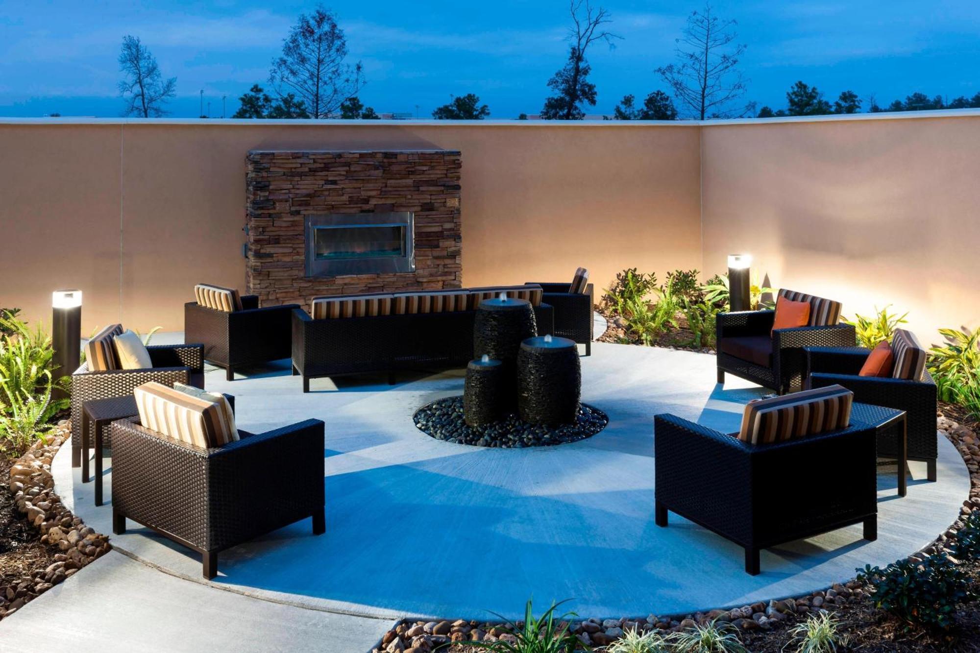 Hotel Courtyard By Marriott Houston North/Shenandoah à The Woodlands Extérieur photo